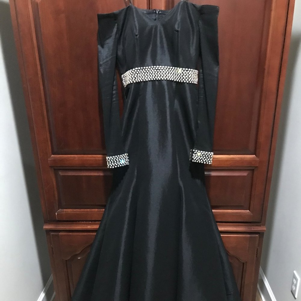 Beautiful long sleeve Dress